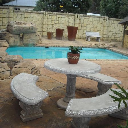 יוהנסבורג Upper Houghton Guesthouse מראה חיצוני תמונה
