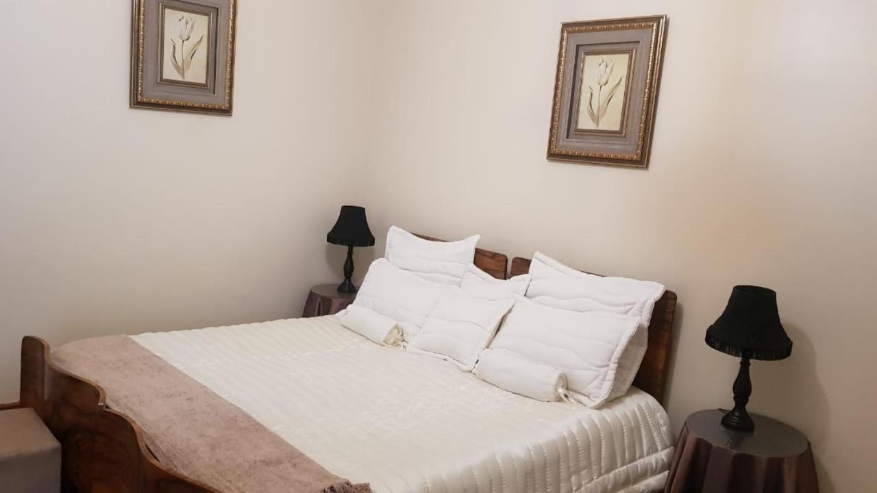 יוהנסבורג Upper Houghton Guesthouse מראה חיצוני תמונה