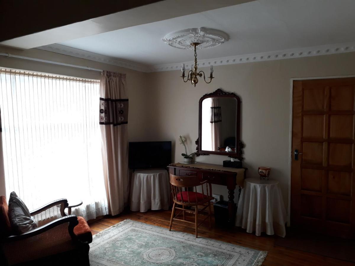 יוהנסבורג Upper Houghton Guesthouse מראה חיצוני תמונה