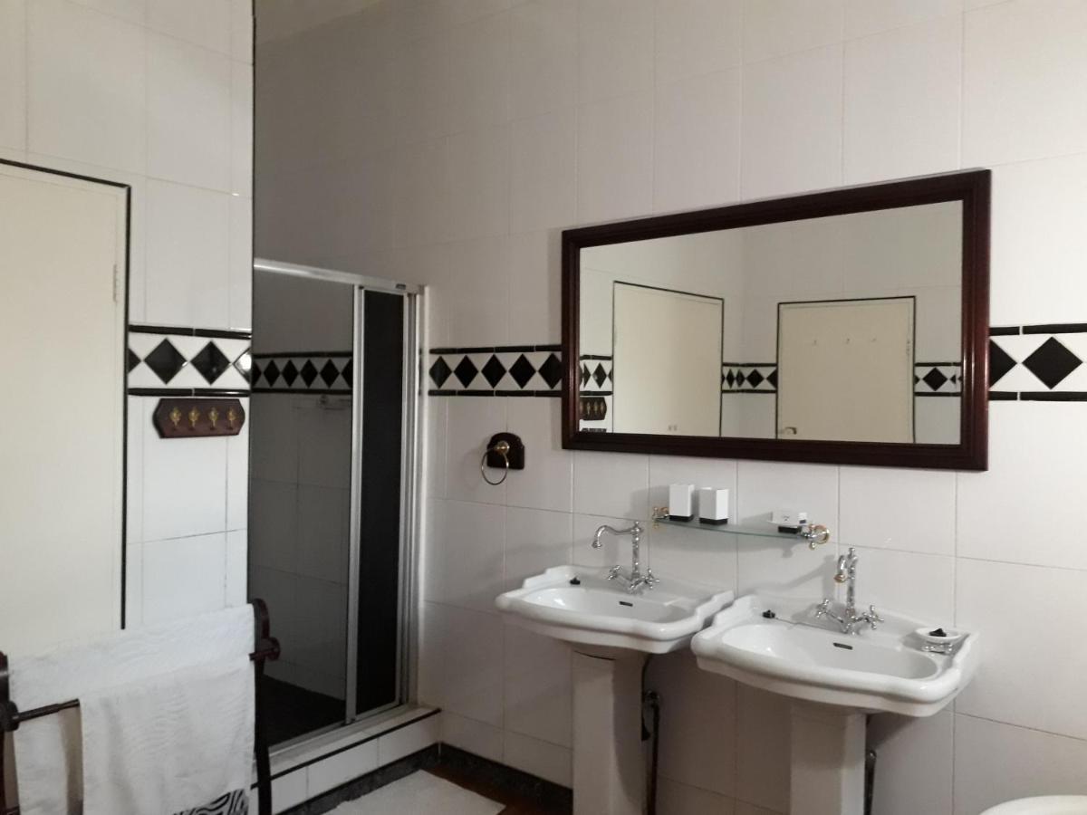 יוהנסבורג Upper Houghton Guesthouse מראה חיצוני תמונה