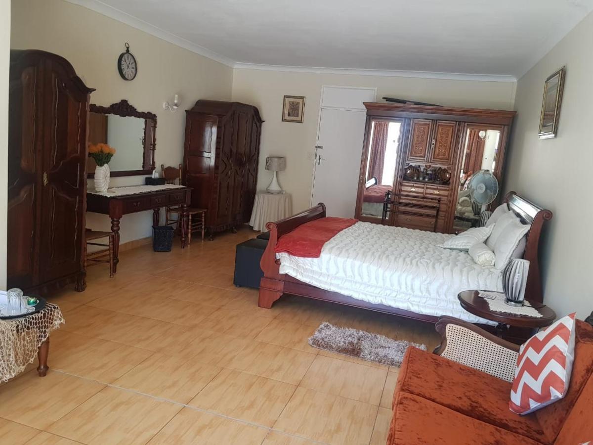יוהנסבורג Upper Houghton Guesthouse מראה חיצוני תמונה